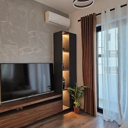 Deluxe Flat With Garden_tirana Lägenhet